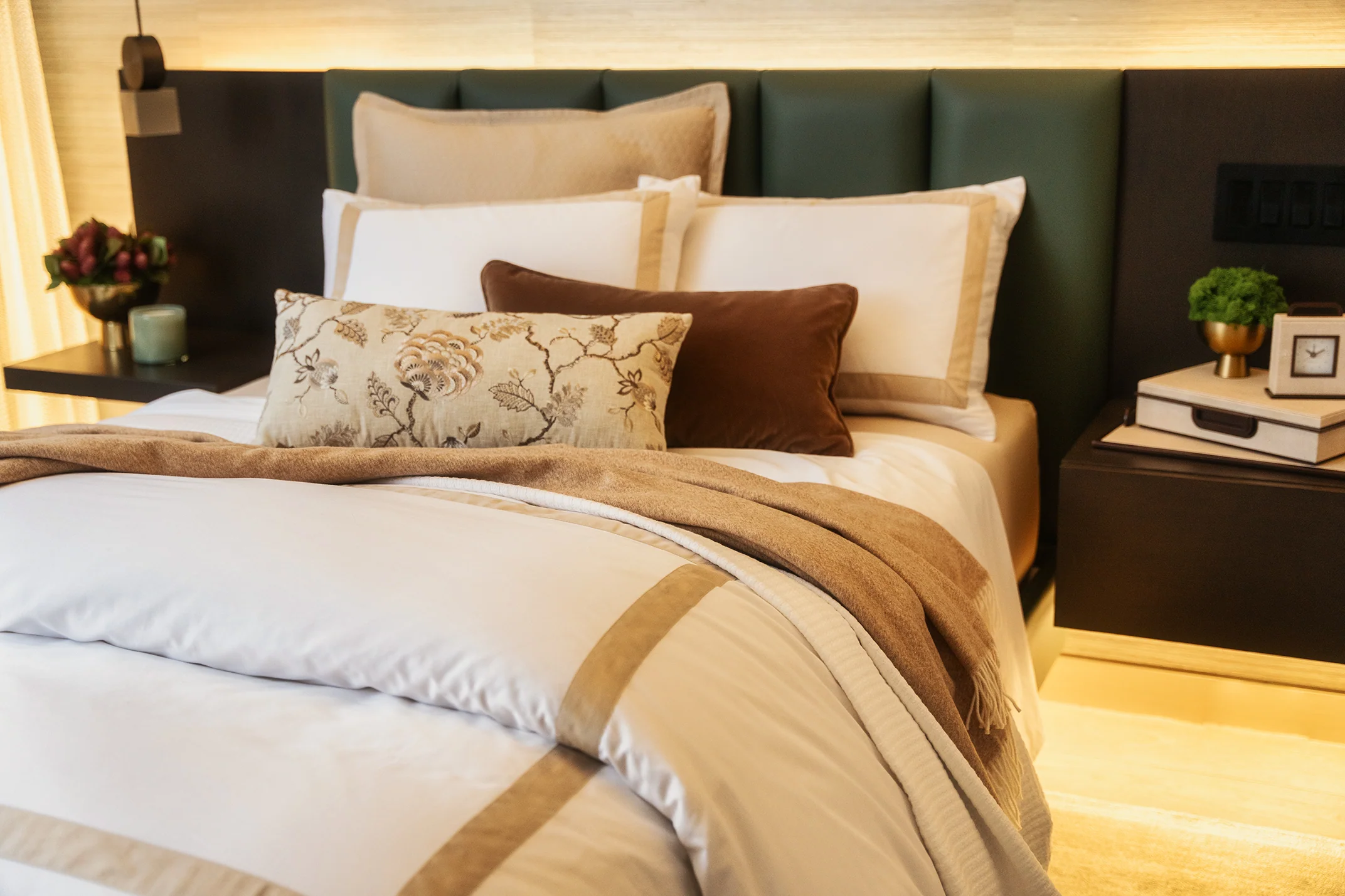 DH Classic Hotel Linen Set 4PC - Pearl - Image 3
