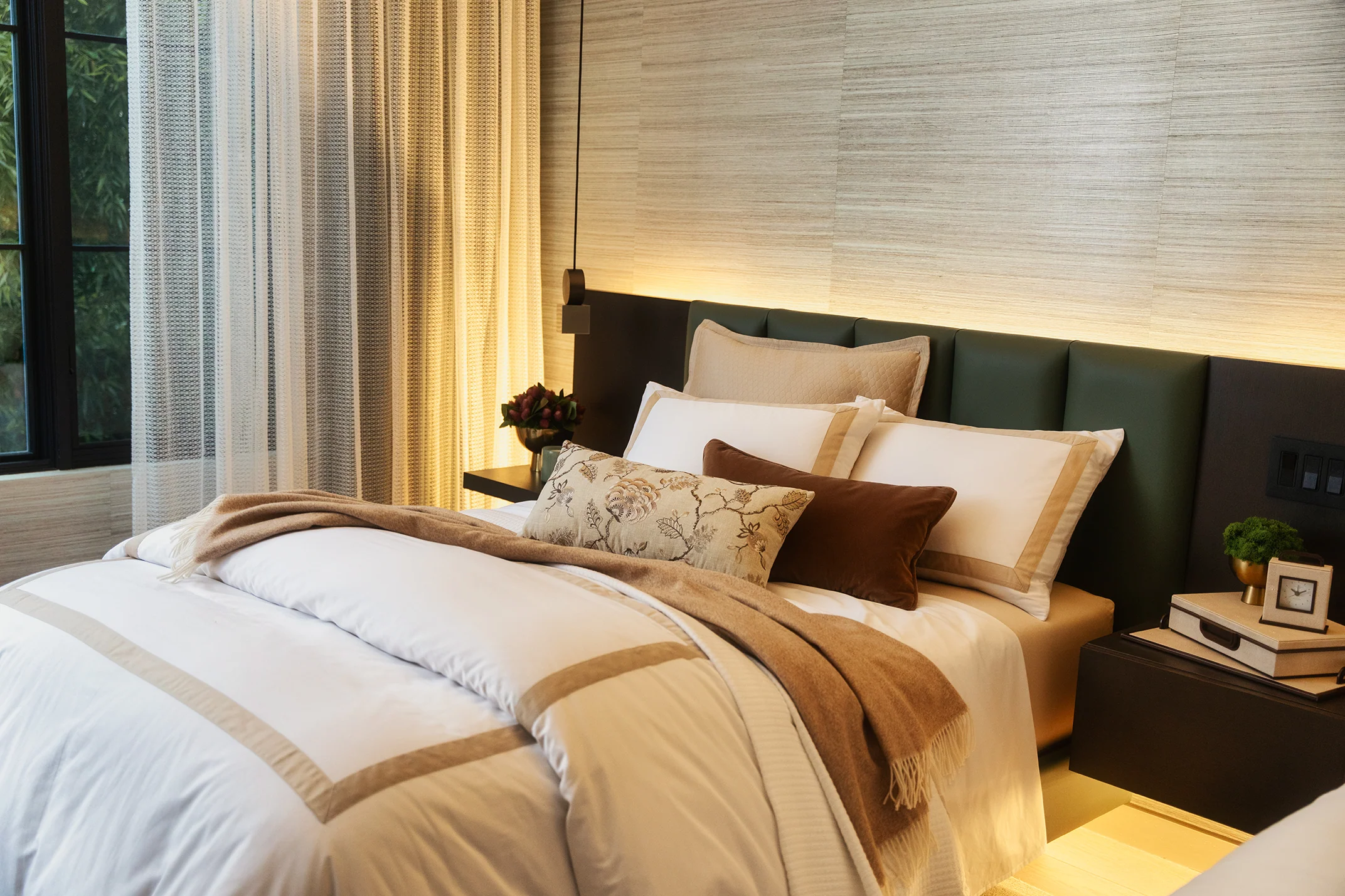 DH Classic Hotel Linen Set 4PC - Pearl - Image 4