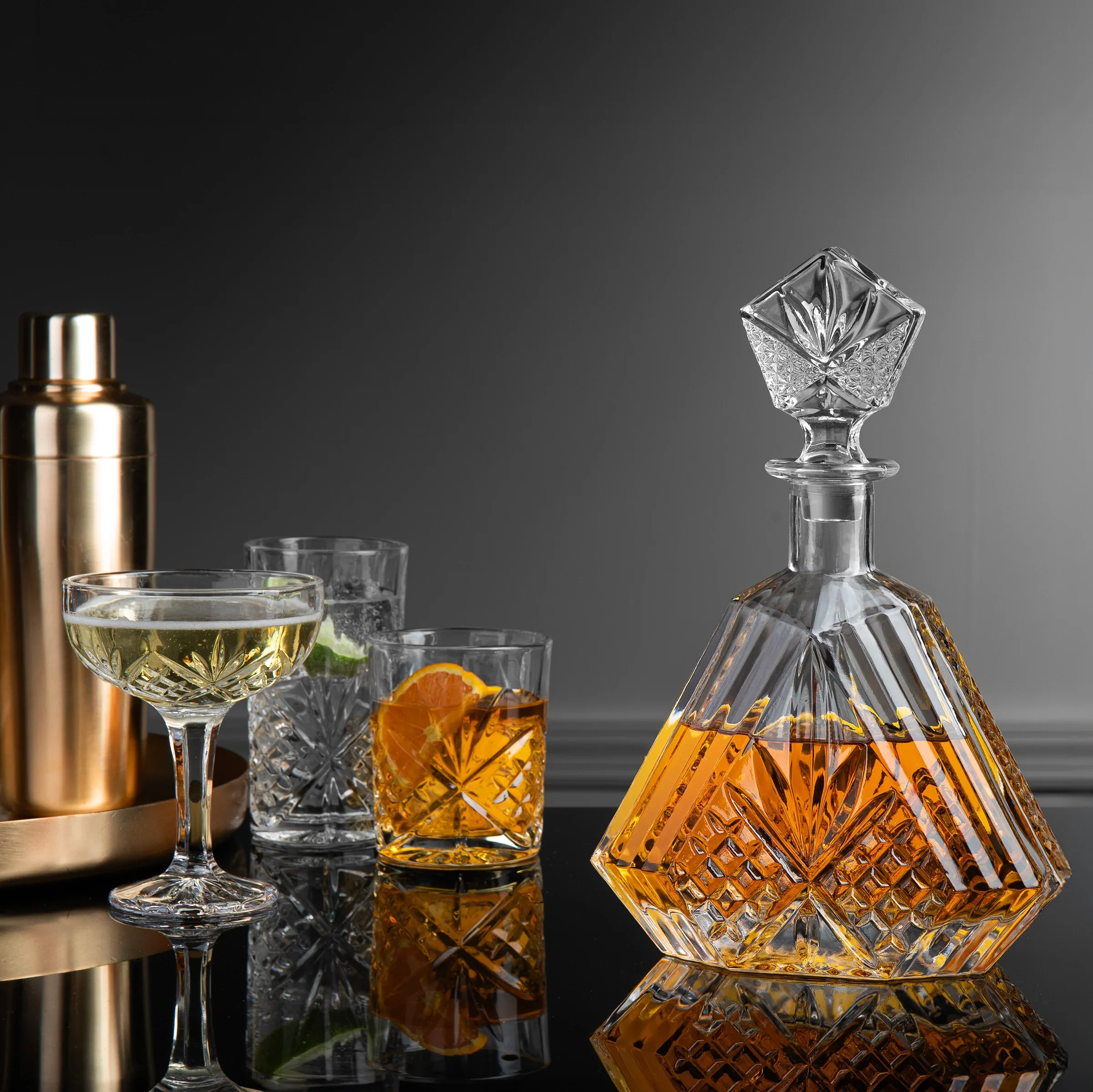 Dublin Crystal Triangle Decanter - Image 3