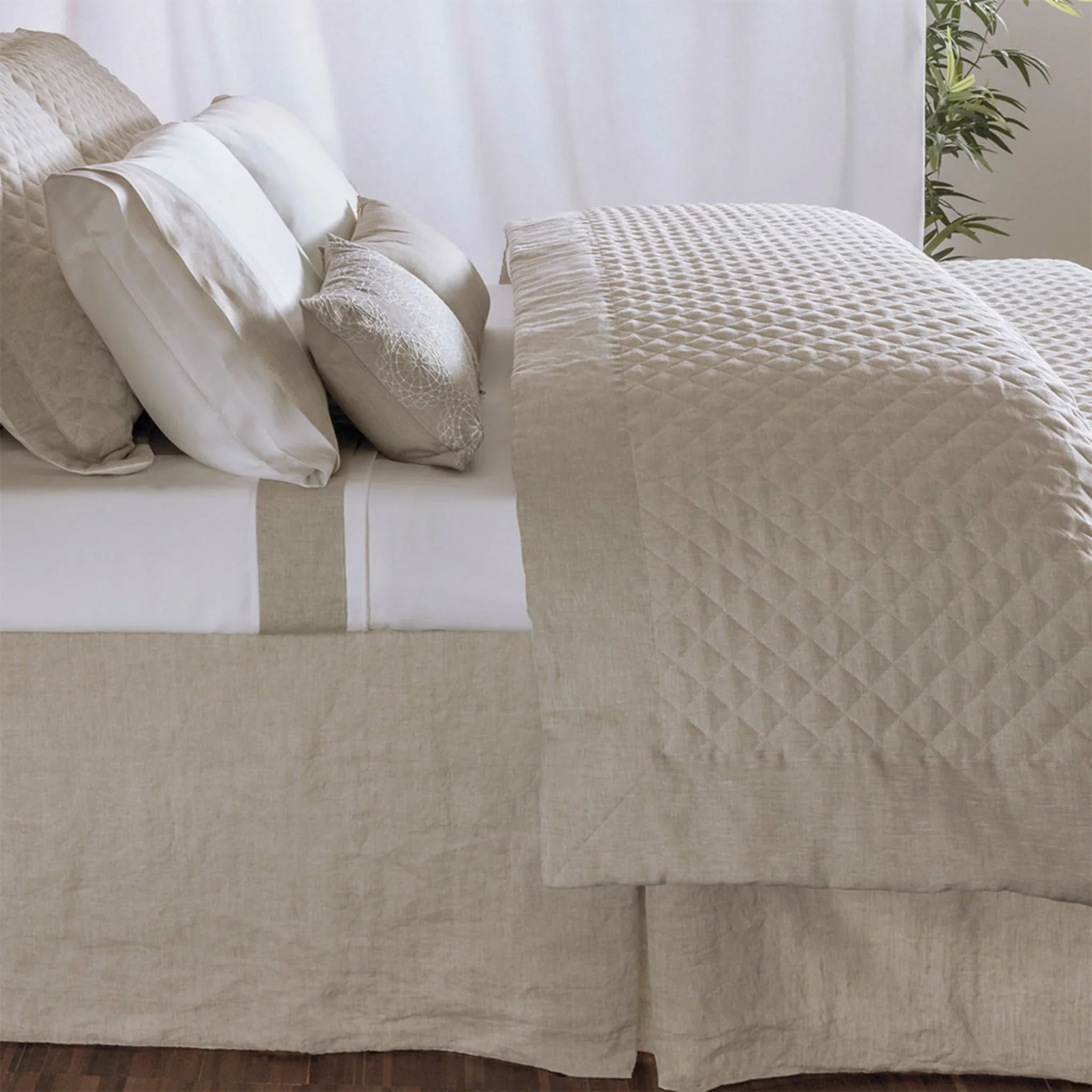 Hudson Linen Quilted Coverlet - Image 2