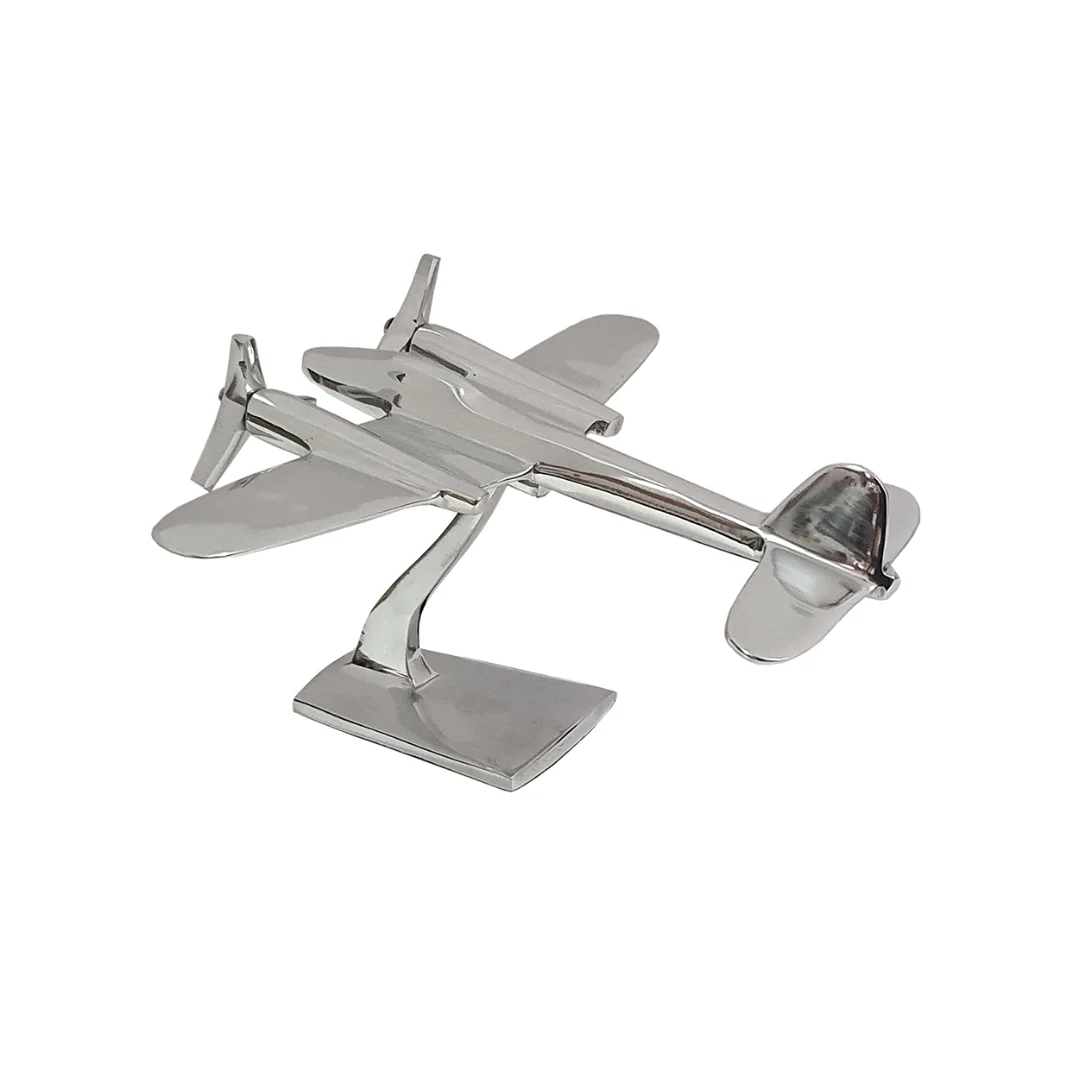 Plane Statuary - Image 3
